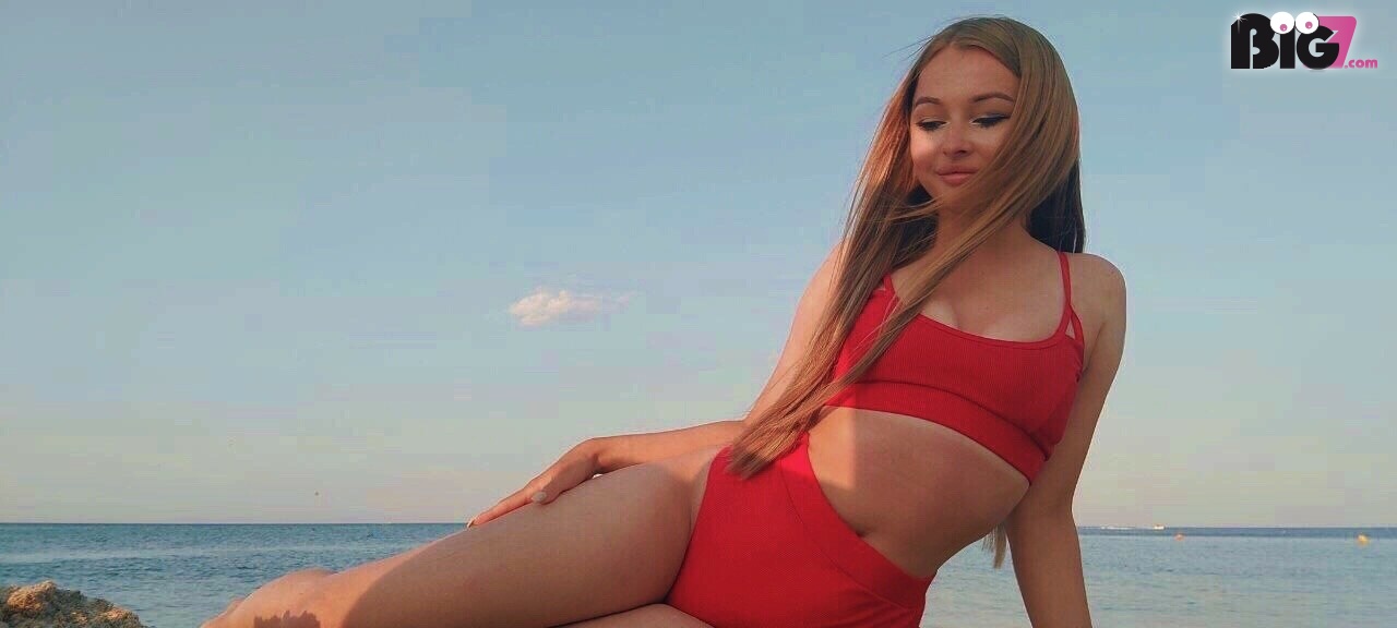 Maximolly - German Porn Actor