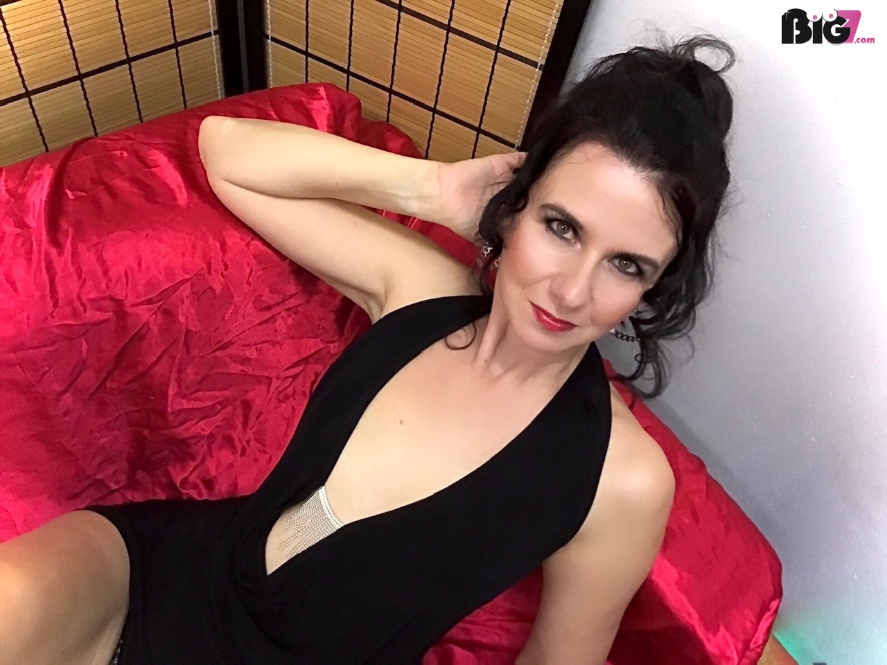 ReifeIris - German Porn Actor