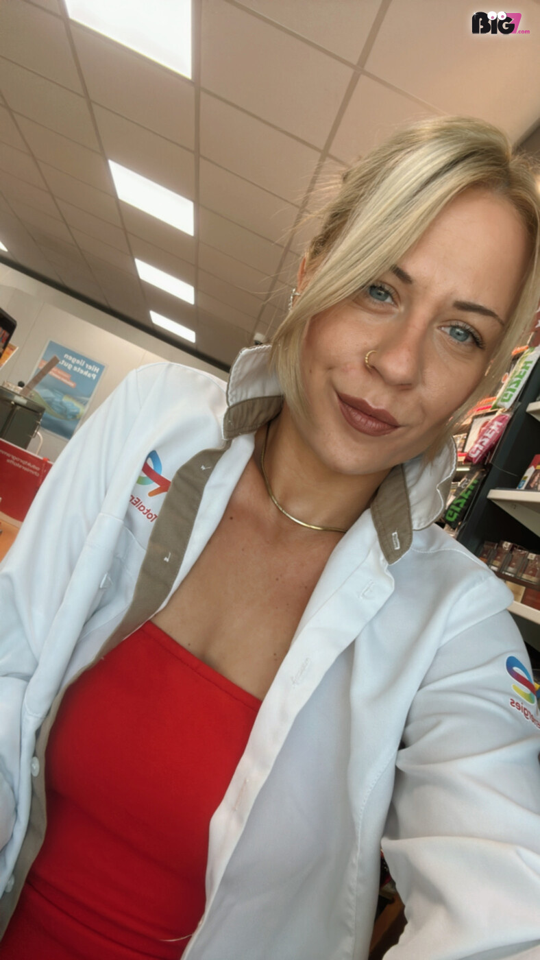 RenaMitV - German Porn Actor