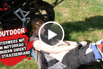 Heimlich auf Bikertour gefingert bis zum Doppel Orgasmus