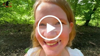 Facial und riskanter Spermawalk im Wald