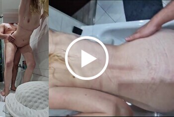 Harter Badewannenfick esklaiert mit Piss Squirt und Facial