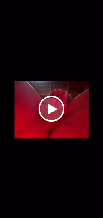 Zu Ostern habe ich mir Eier in meine Muschi gesteckt was denkt ihr wiviele haben gepasst, guckt selb