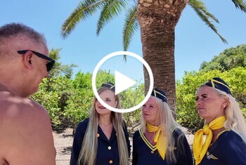 Die Bordtoiletten! 3 Stewardessen im Piss-Fieber!