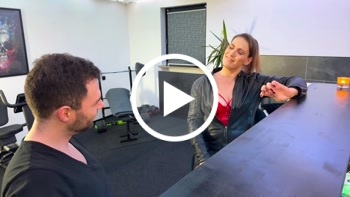 VIP Lounge! Blowjob direkt neben der Bar!